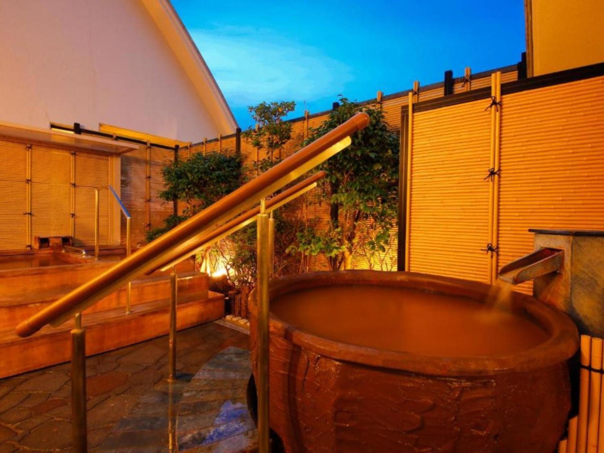 Staying in Arima Onsen: 2 Four-Star Hotels Compared